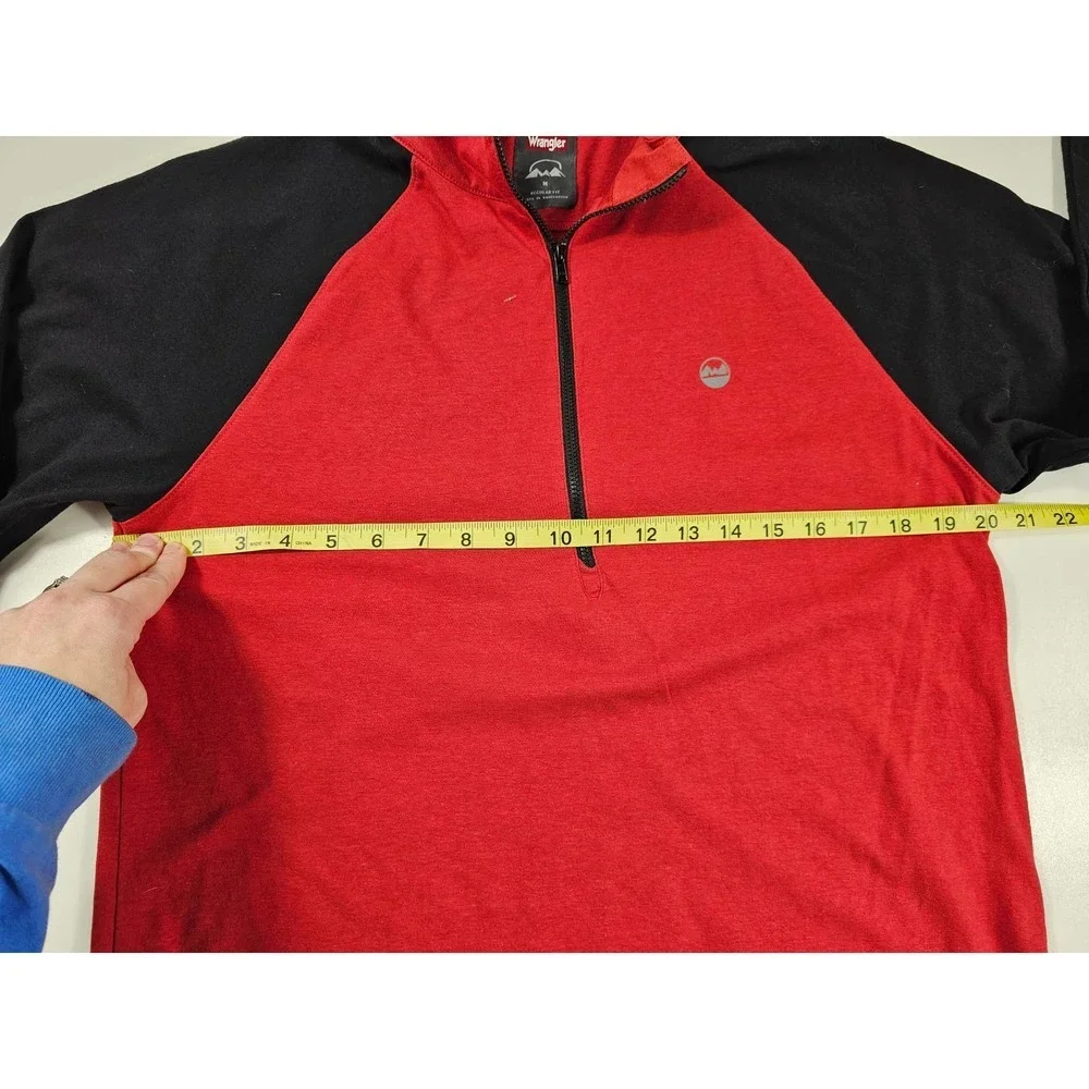 Wrangler Performance 1/4 zip long sleeve pullover size medium Men ^